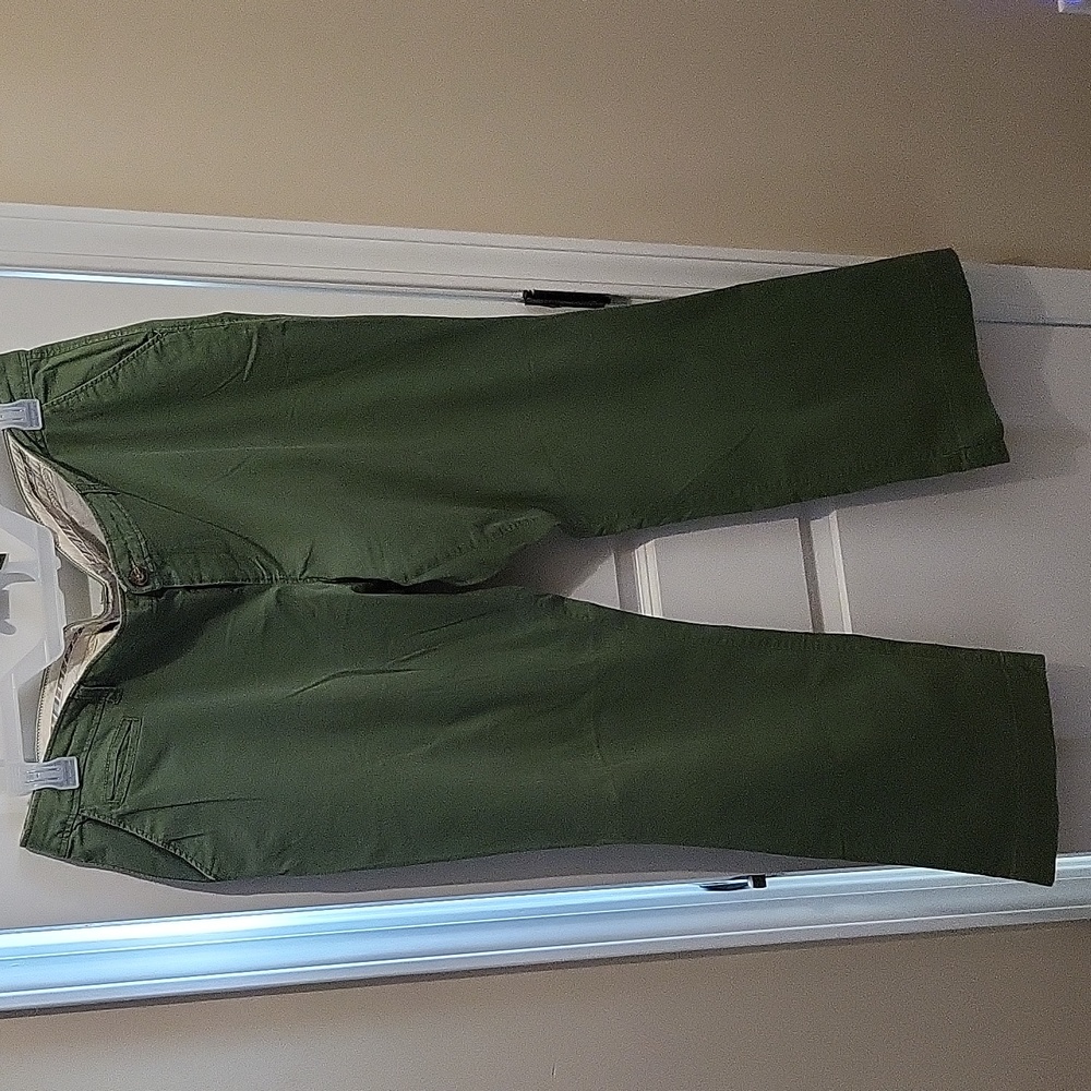 Old Navy low rise green khaki